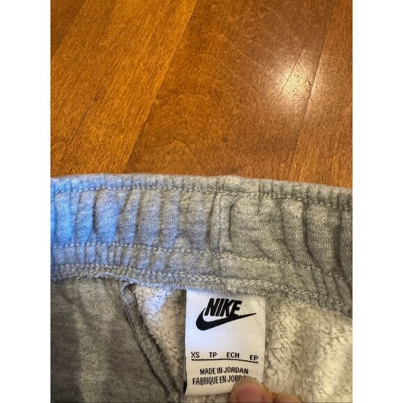 Woman’s Nike High rise joggers size XS gray - Picture 3 of 6